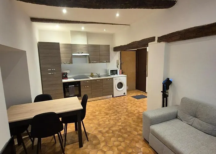 Appartement chaleureux au charme ancien au calme