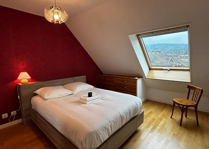 L'ALTÉA - top floor - bright - city center