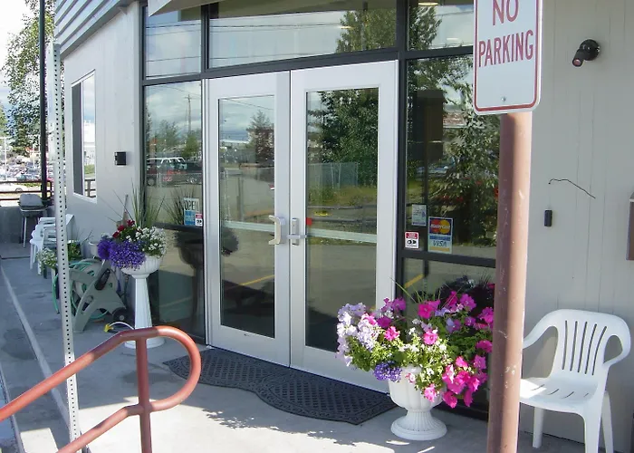 Hotel near College: Ingra House Hotel