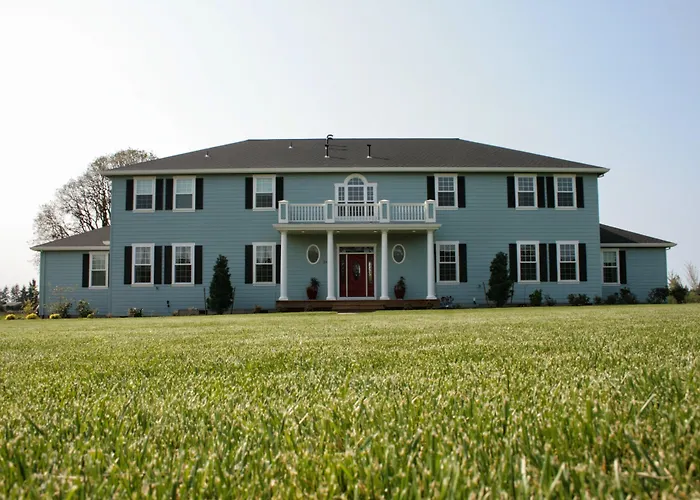 Hotel near College: La Bastide Bed And Breakfast