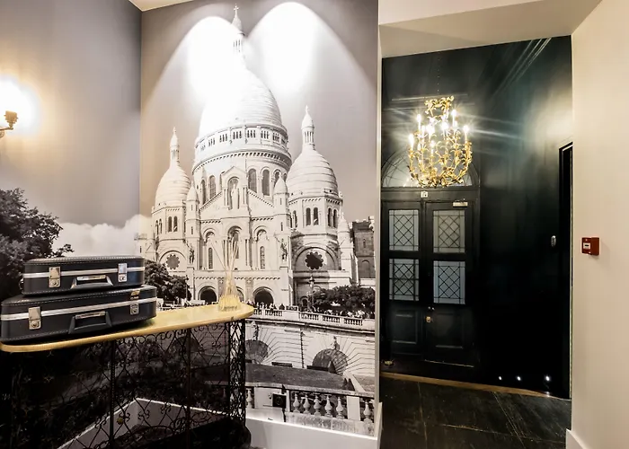 Hôtel romantique: 1Er Etage Sopi-Montmartre