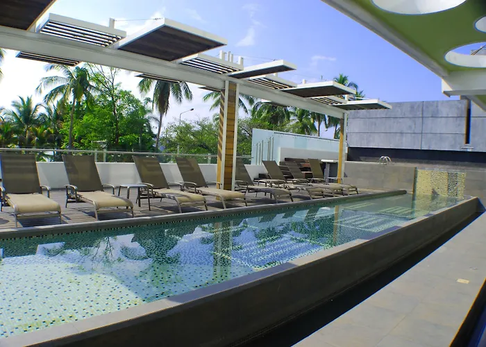  Ramada By Wyndham Acapulco & Suites