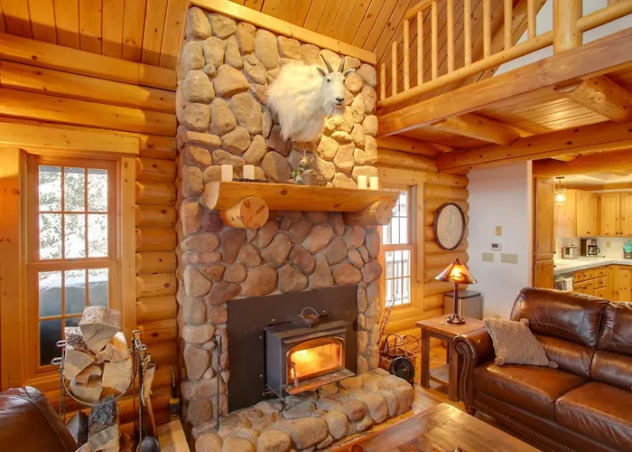 Rustic Gotham Bay Cabin On Lake Coeur D'Alene