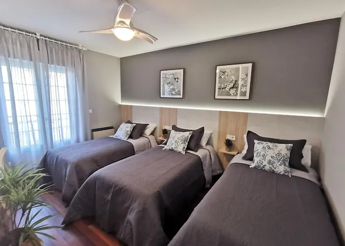 Grupo Arcanos Pensión Atenea&Via Romana