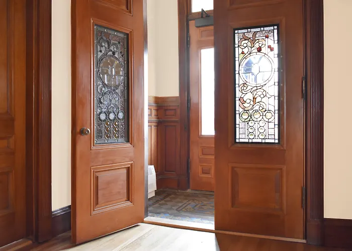 5 star hotel: The Francis Hotel