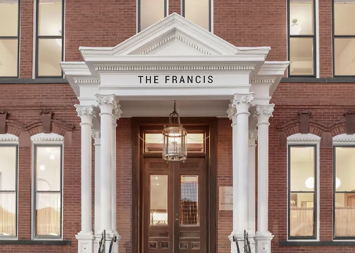 5 star hotel: The Francis Hotel