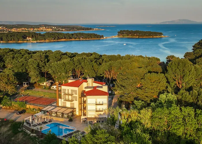 Hotel mit Whirlpool Premantura Resort - & Restaurant