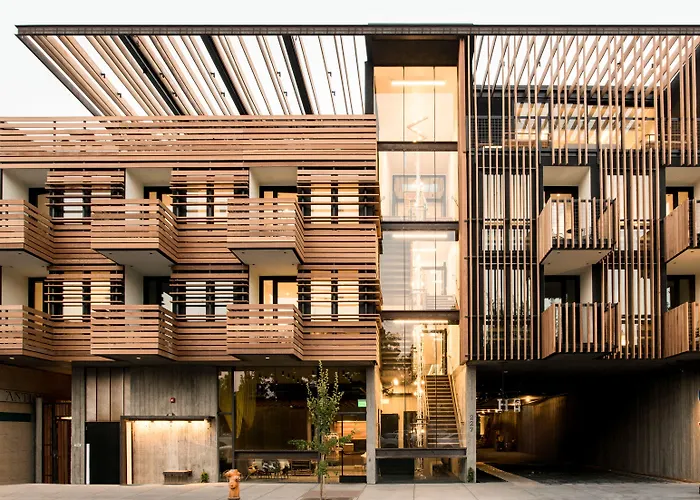 Central hotel: Harmon Guest House