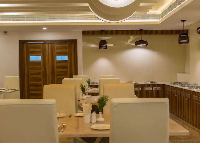 Hotel Chenthur Park
