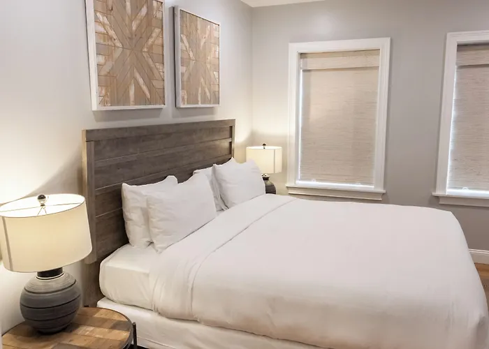 The Newport Lofts - 364 Thames Street