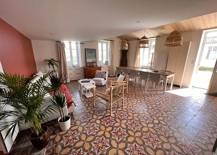 Escale Aixoise, gîte de vacances, vue mer, 5 chambres