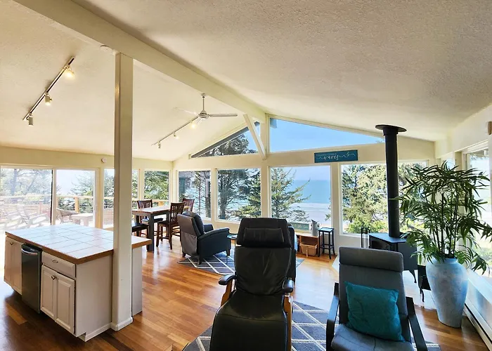 Ocean View In Otter Rock! Wood Stove! Surfing~Otter Rock Hideaway
