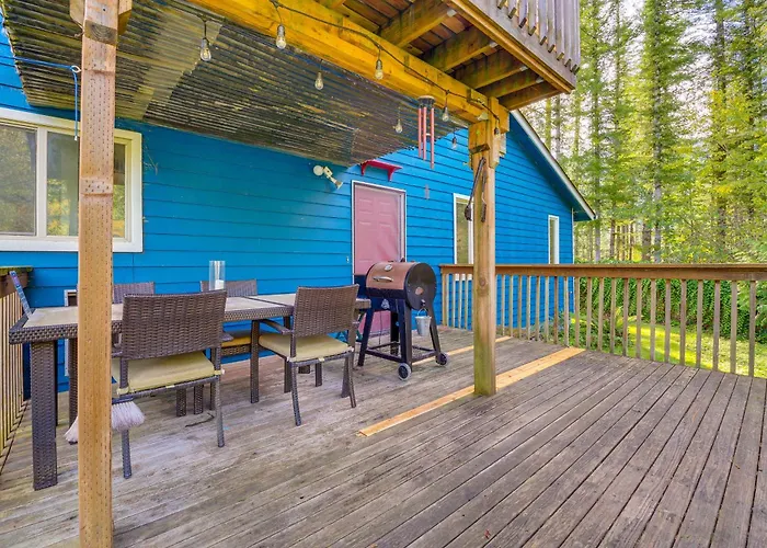 Fire Pit + Mountain Views: Outdoorsy Pnw Escape