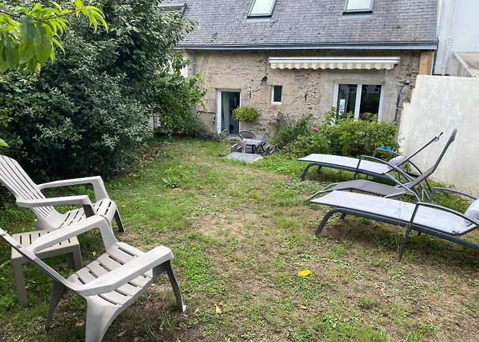 Belle maison renovée avec jardin terrasse -calme-proche mer -MESQUER