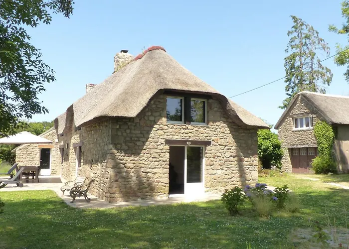 Chaumiere bretonne avec jardin - Golfe du Morbihan