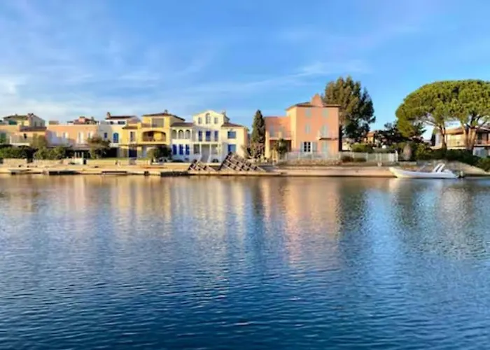 T2 port Cogolin golfe de Saint-Tropez vue mer