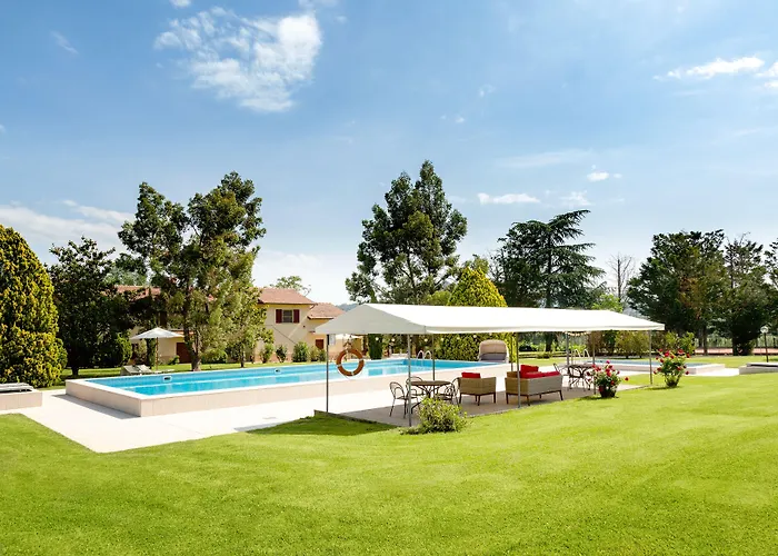 Hotel Con Piscina Tenuta Lamborghini Golf&Resort