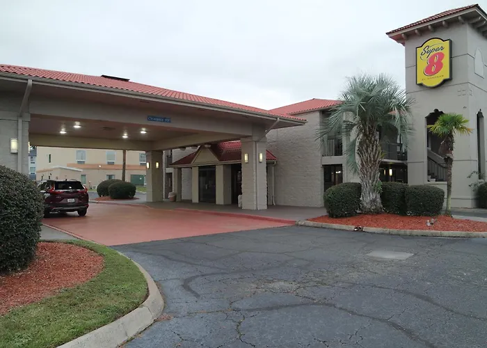 Super 8 By Wyndham Savannah