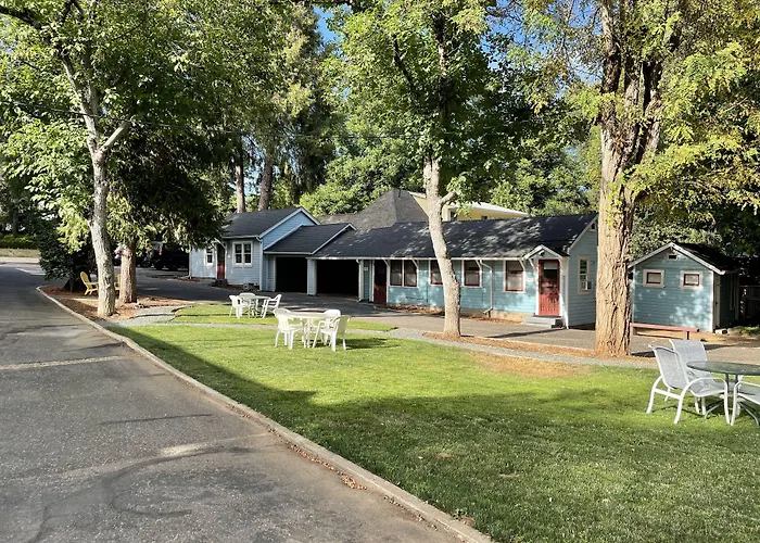 Motel: Piety Hill Cottages