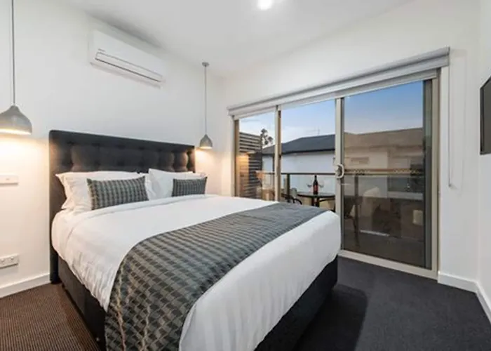 3 star hotels Melbourne Airport