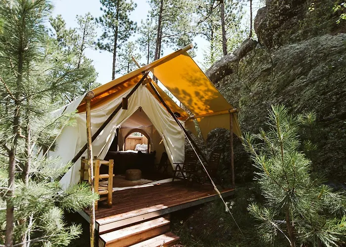 Pet Friendly hotel: Under Canvas Mount Rushmore