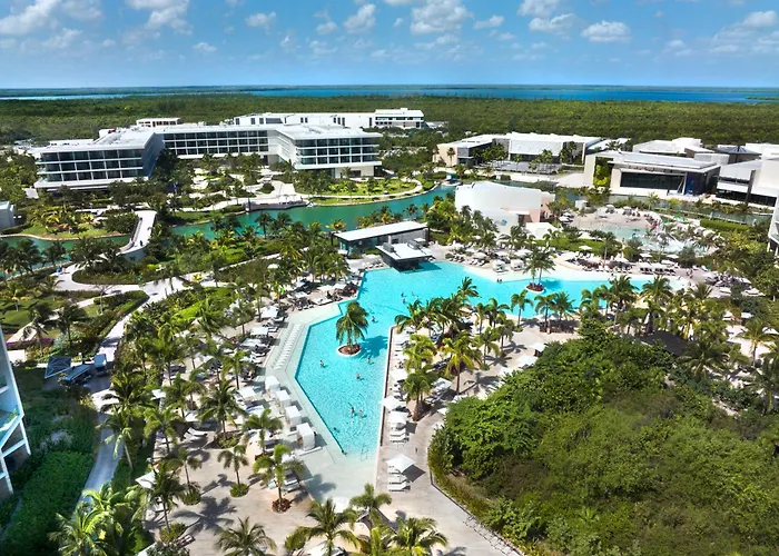 Beach hotel: Grand Palladium Select Costa Mujeres