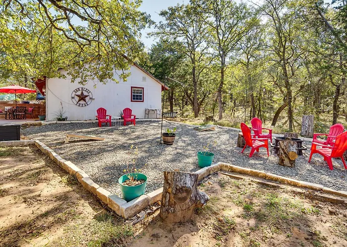 1 Mi To Park & Boat Ramp! Lake Texoma Retreat