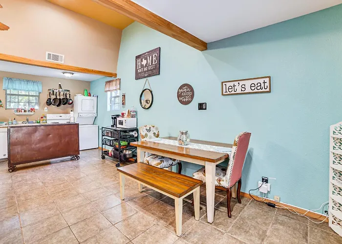 1 Mi To Park & Boat Ramp! Lake Texoma Retreat