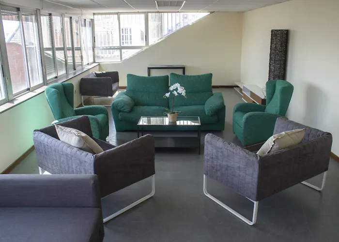 Alojamento com o café da manhã Apenas: Residencia 12 Octubre