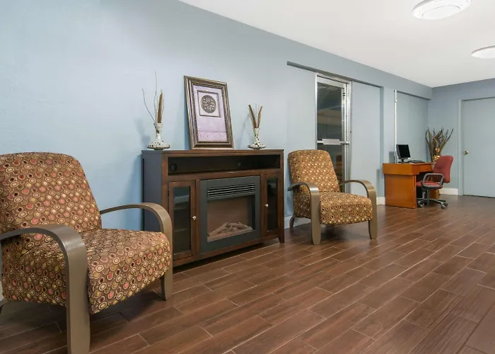 Pet Friendly hotel: Days Inn & Suites By Wyndham Wichita East