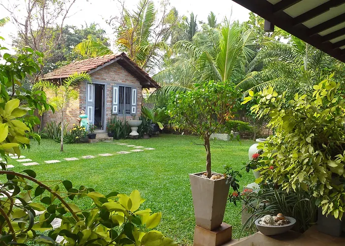 Green Wood Villa Negombo