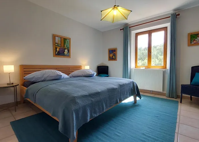 Freundliches Haus Mit Pool Und Grossem Garten