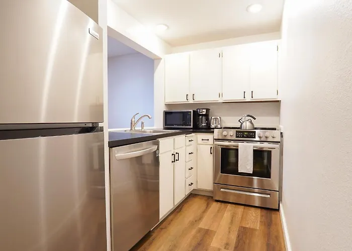 Mt Baker Den, Sleeps 4