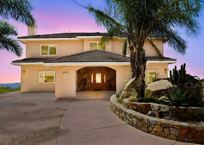 Mountaintop Ramona Home: Private Pool, Near Lake!