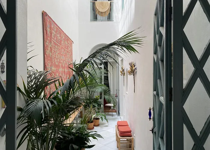Casa Palacio Las Marias- Boutique Group Stay In Cadiz Old Town