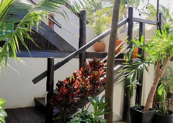 Hotel with pool: La Palma Beachfront Hotel Boutique - Self Check In