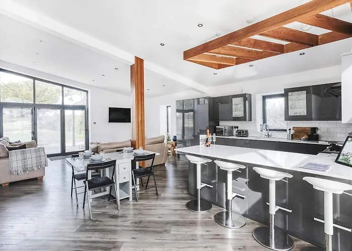 Private Luxury Barn In Its Own 0.75Acres