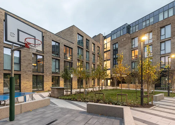 Destiny Student - Dominick Place