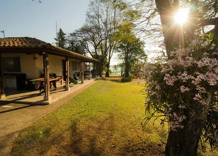 Casa de Campo em frente ao Lago em Americana-SP