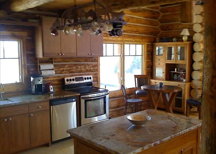 Rustic Riverside Cabin With Hot Tub In Dubois, Wyoming