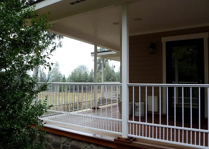 Luxury Cabin Rental In The Cascade Mountains Near Crater Lake, Southern Oregon