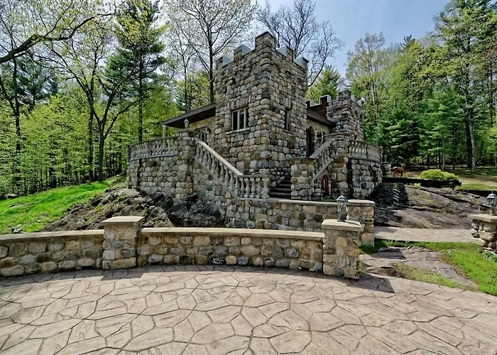 Breathtaking Cottage Rental On Castle Grounds Overlooking Lake George