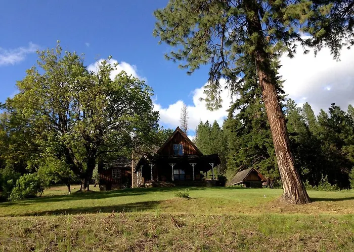 Charming Log Cabin Rental With Outdoor Grill Near Gifford Pinchot National Forest