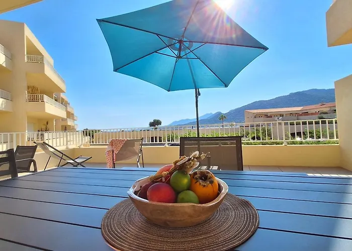 Apt 4 Pers - All Comforts - Sea And Mountain View