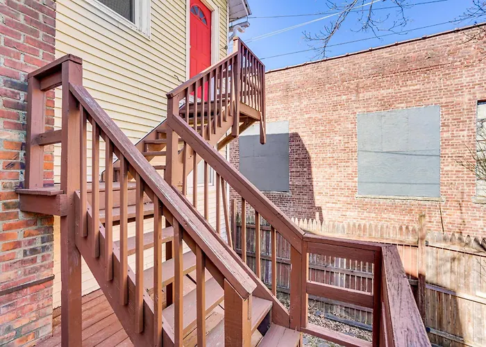 Walk To Dtwn Hudson: Cozy Upstate Apartment