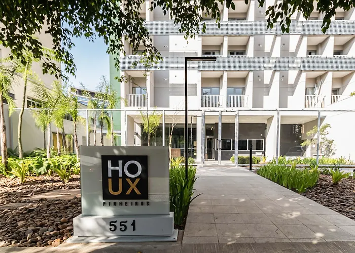 Apartamento: Charlie Houx - Studios Super Confortáveis em Pinheiros ao lado do metrô e poucos passos da Faria Lima