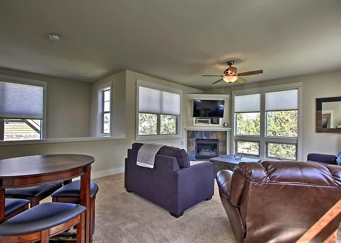 Redmond House W/ Community Amenities Access