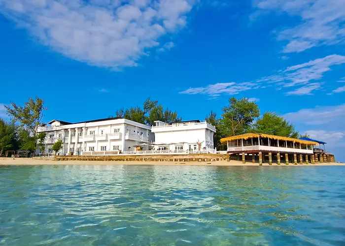 Gili Beachfront Suites