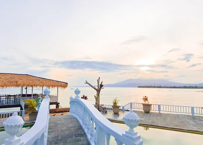 Gili Beachfront Suites