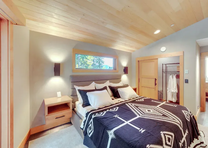Luxe Valley Home W/ Sauna & Hot Tub Near Mazama